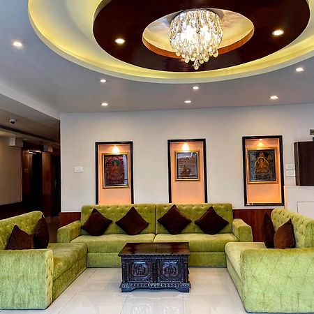 Yatri Suites And Spa Катманду Экстерьер фото