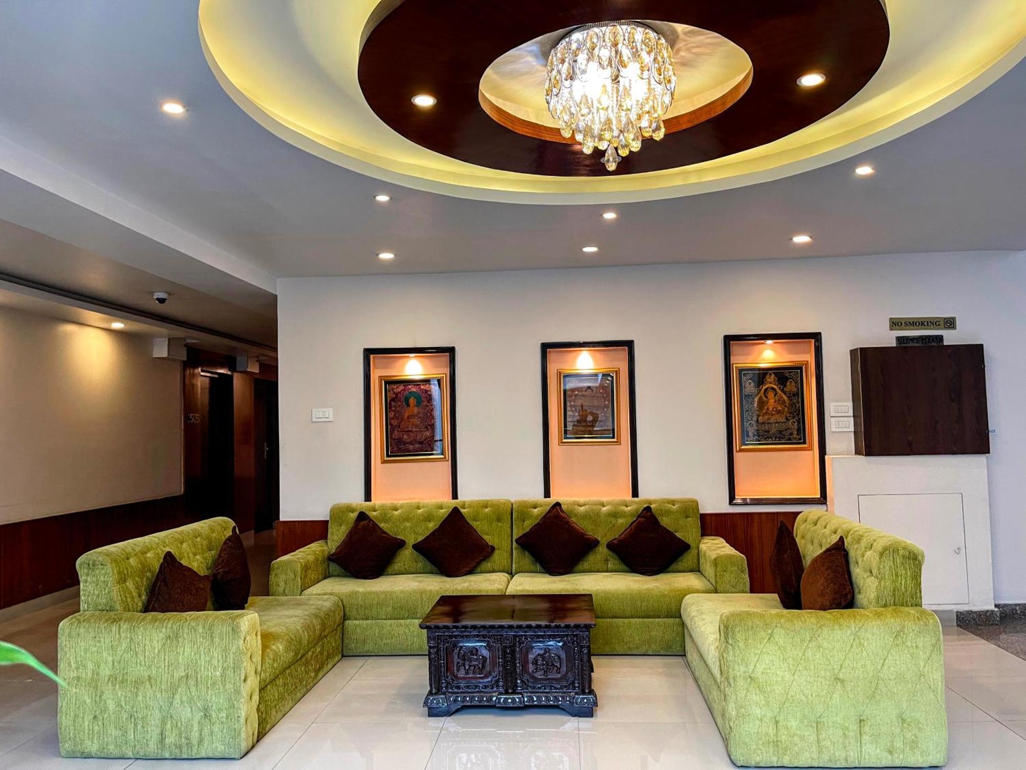 Yatri Suites And Spa Катманду Экстерьер фото