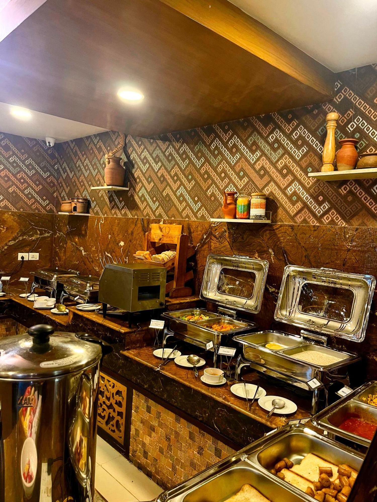 Yatri Suites And Spa Катманду Экстерьер фото
