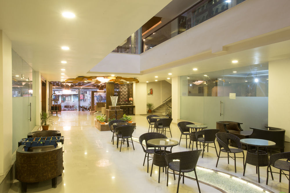 Yatri Suites And Spa Катманду Экстерьер фото
