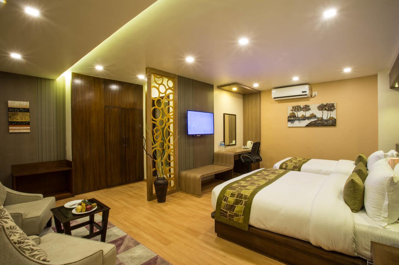 Yatri Suites And Spa Катманду Экстерьер фото