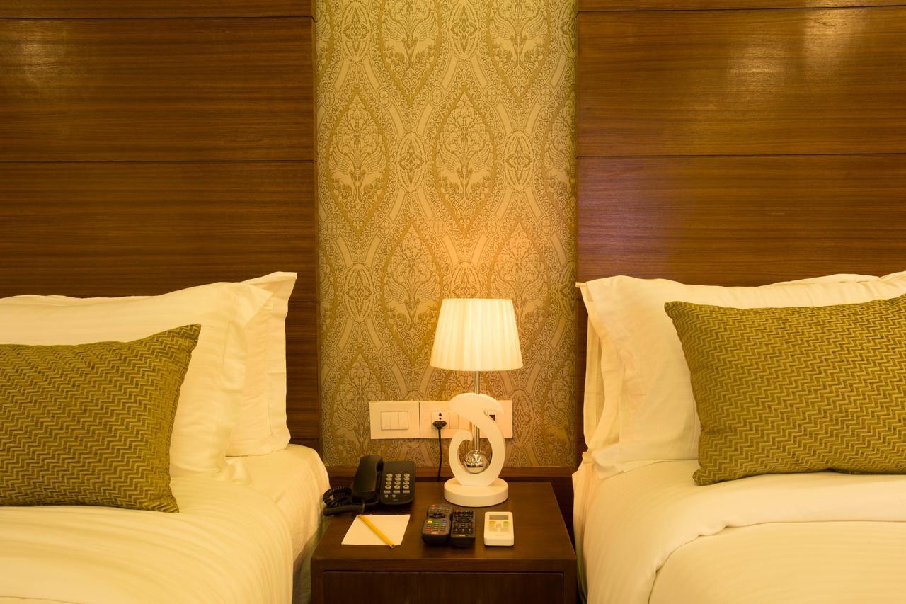 Yatri Suites And Spa Катманду Экстерьер фото