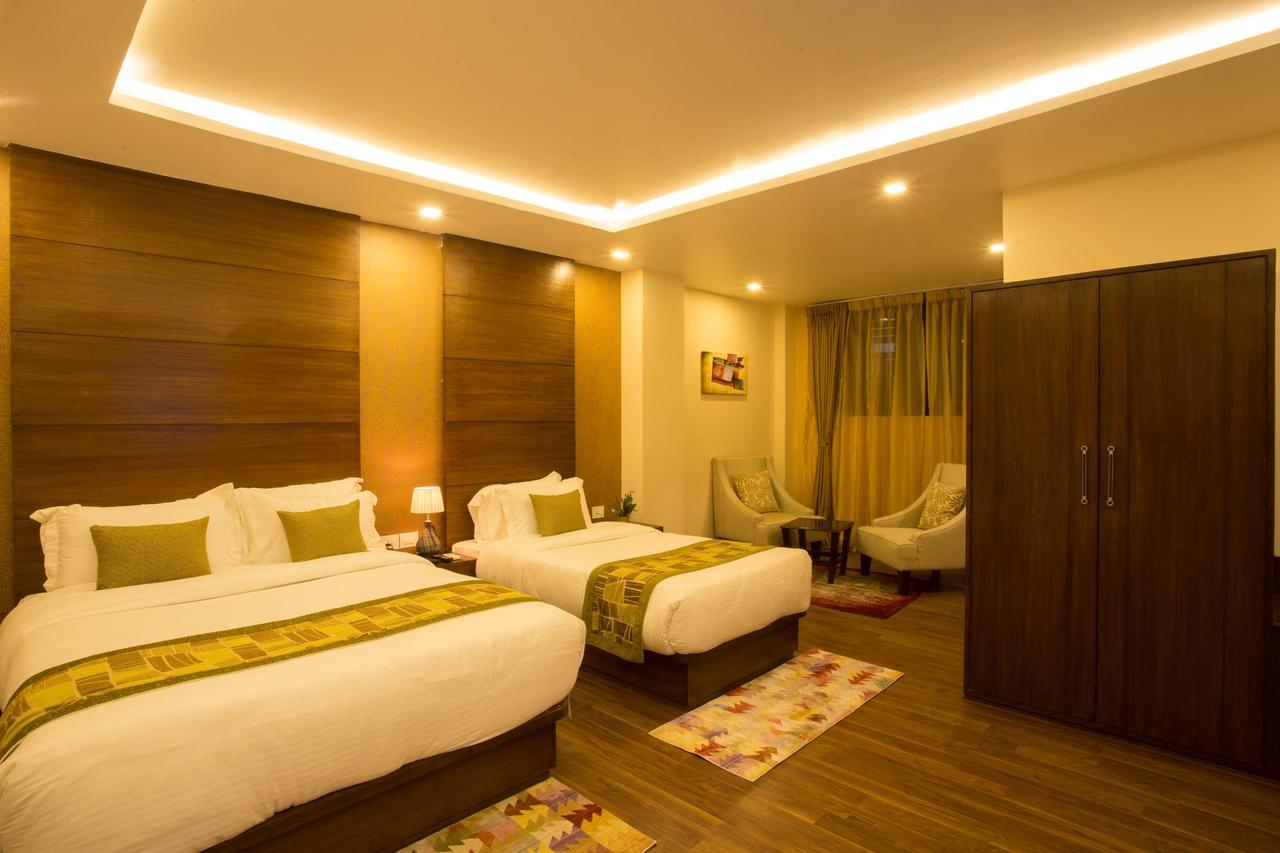 Yatri Suites And Spa Катманду Экстерьер фото