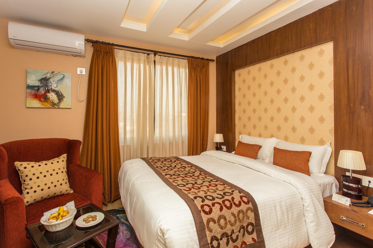 Yatri Suites And Spa Катманду Экстерьер фото