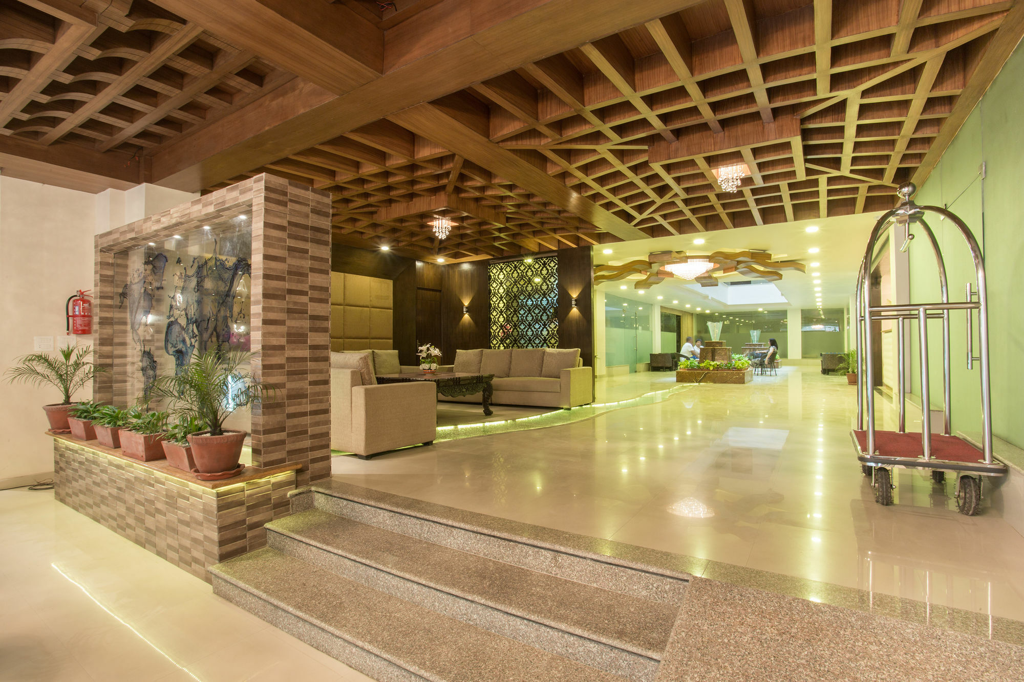 Yatri Suites And Spa Катманду Экстерьер фото